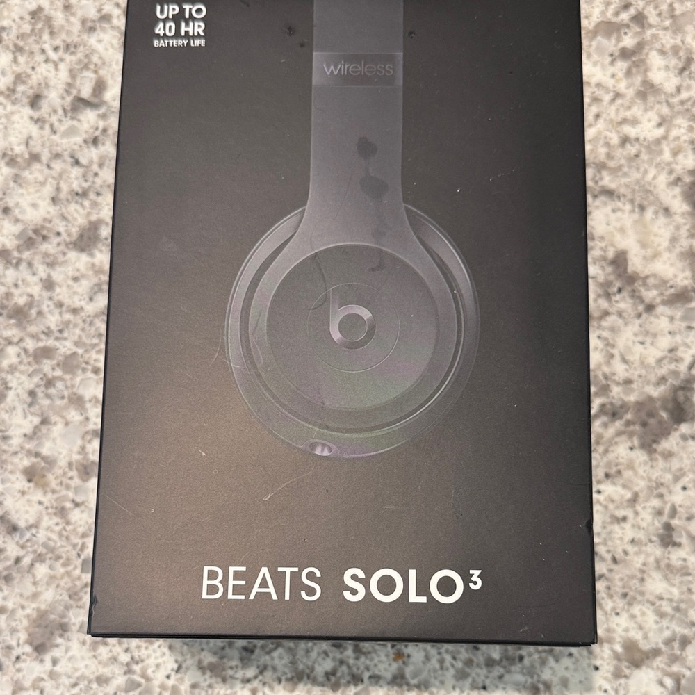 Apple Beats Solo3 Wireless Headphones - Black